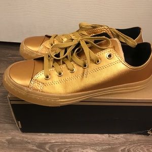 Gold converse
